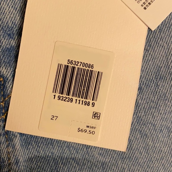 NWT LEVI’S - Picture 3 of 5